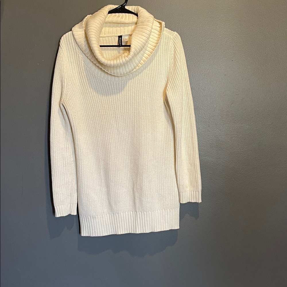 H&M Cream Turtleneck Sweater